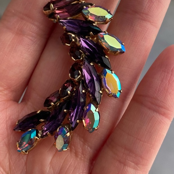 Vintage Crystal Brooch- purple stones, spring Easter fashion - Picture 3 of 5